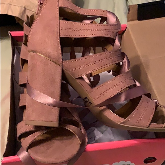 Pink hells - Picture 2 of 5